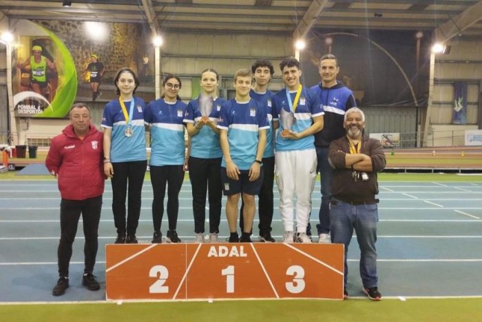 Seleção da AAB em 2º lugar no Triatlo Jovem Nacional